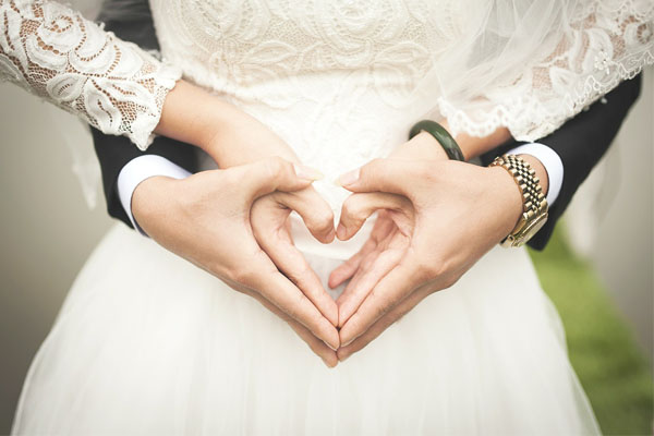 Comprendre et Dépasser la Peur de s’Engager en Amour